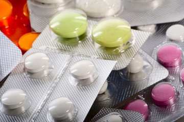 Kann man Sildenafil oder Viagra zusammen mit Prednison oder Methylprednisolon einnehmen?